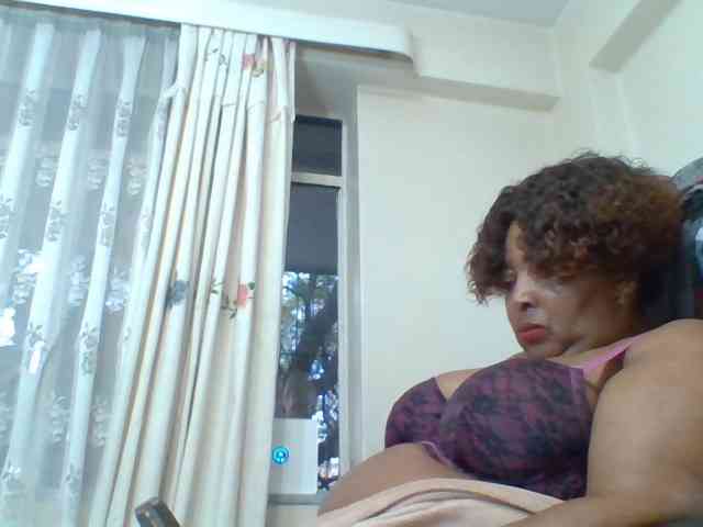 pussylips53 webcam