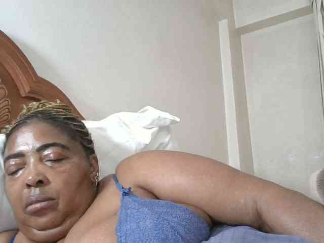 pussylips53 webcam