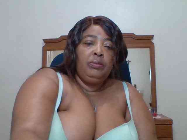 pussylips53 webcam