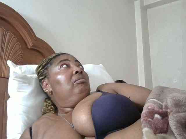 pussylips53 webcam