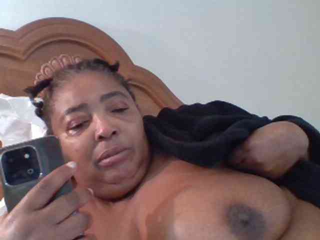 pussylips53 webcam