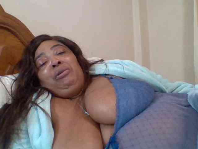 pussylips53 webcam