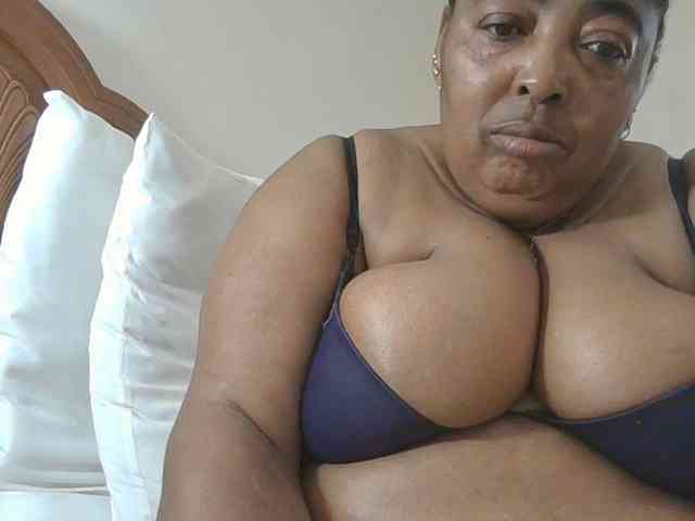 pussylips53 webcam