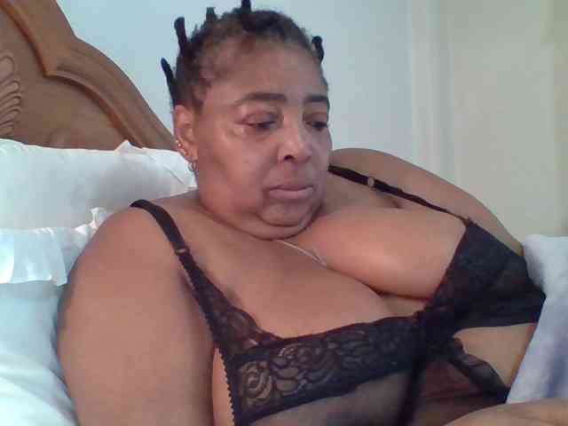 pussylips53 webcam