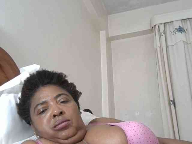 pussylips53 webcam