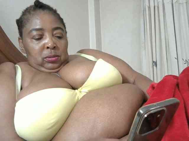 pussylips53 webcam