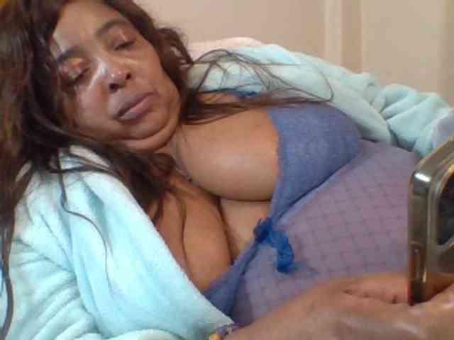 pussylips53 webcam