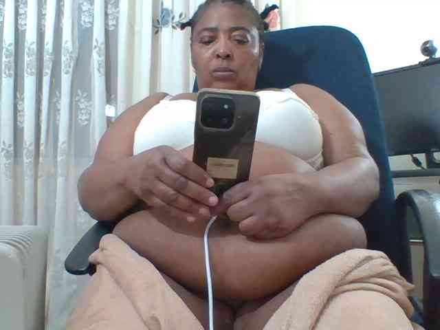 pussylips53 webcam