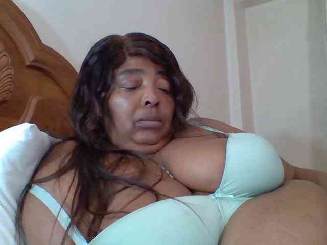pussylips53 webcam