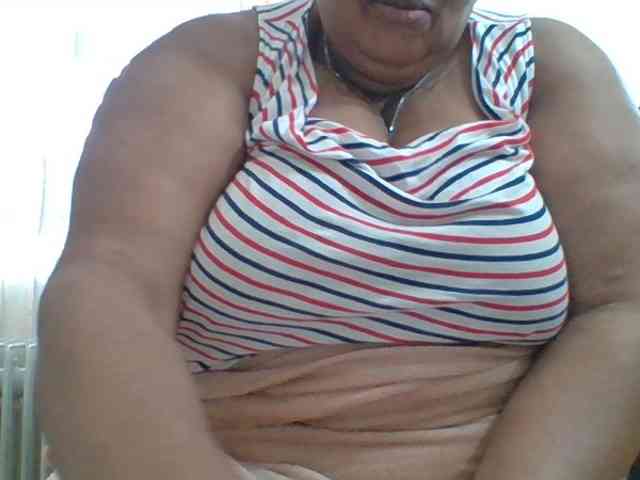 pussylips53 webcam