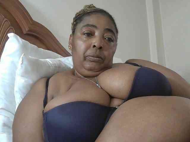 Model: pussylips53