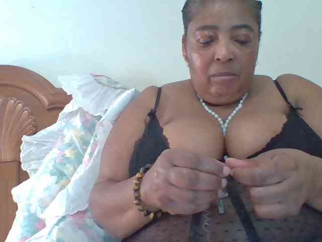 pussylips53 webcam
