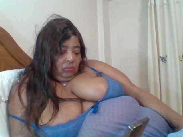 pussylips53 webcam