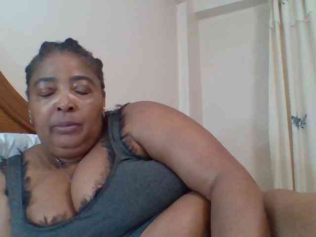 pussylips53 webcam