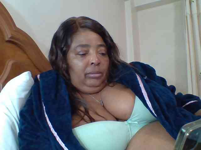 Model: pussylips53