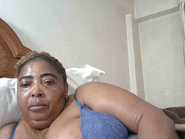 pussylips53 webcam