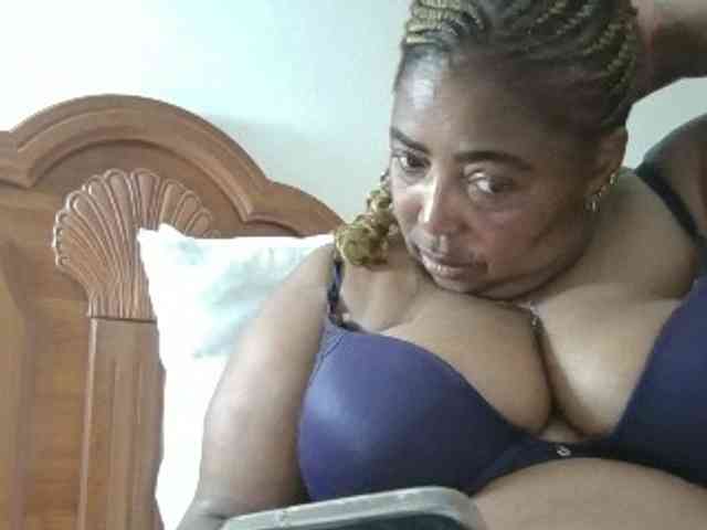 pussylips53 webcam