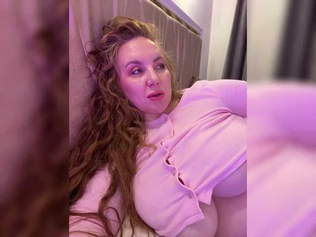 cherryygirl's BongaCams show and profile