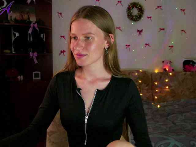 Lunariaaa webcam