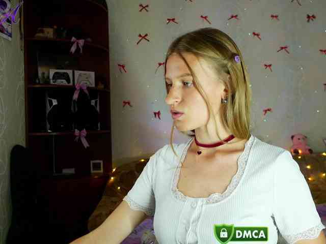 Lunariaaa webcam