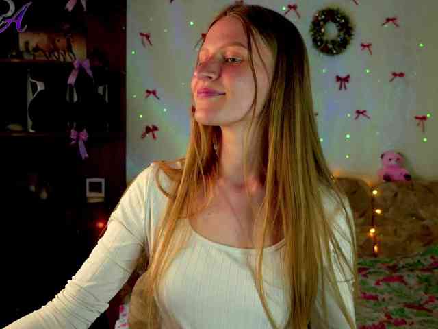 Lunariaaa webcam