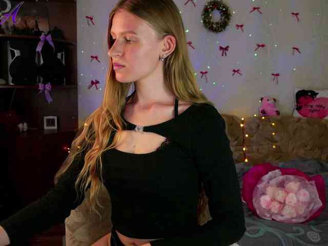 Lunariaaa webcam