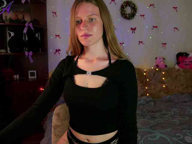Lunariaaa webcam