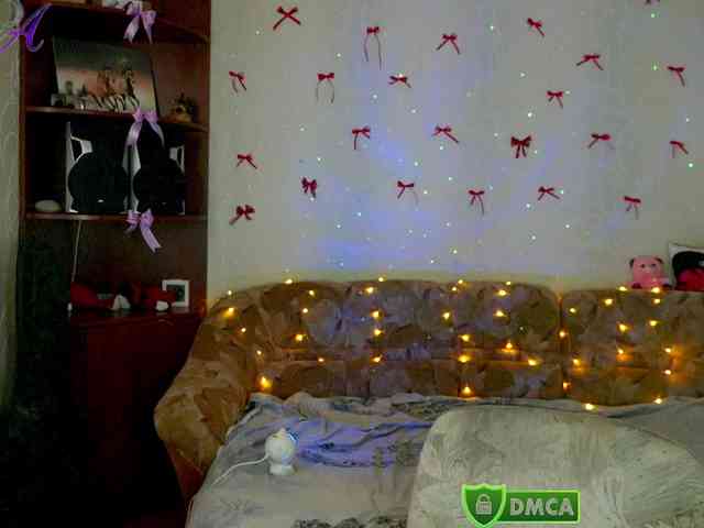 Lunariaaa webcam
