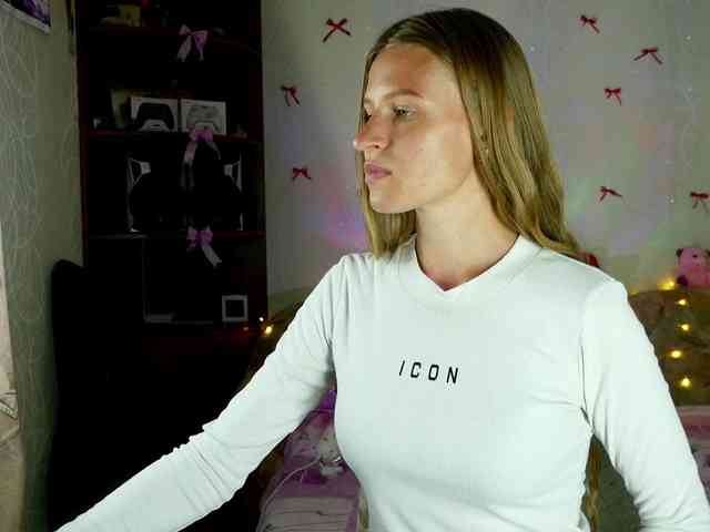 Lunariaaa webcam