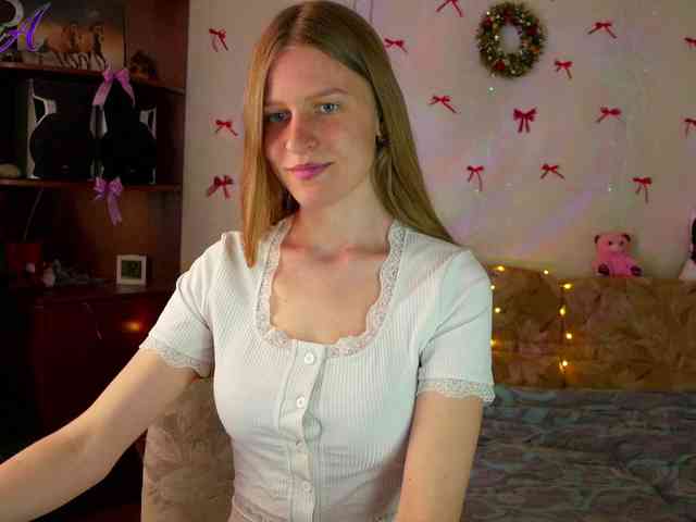 Lunariaaa webcam