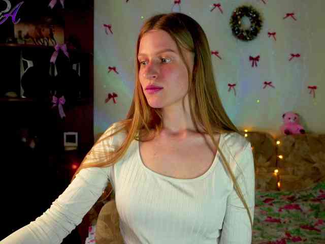 Lunariaaa webcam