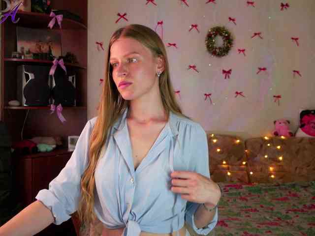 Lunariaaa webcam