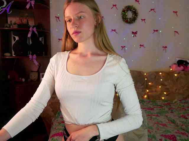 Lunariaaa webcam
