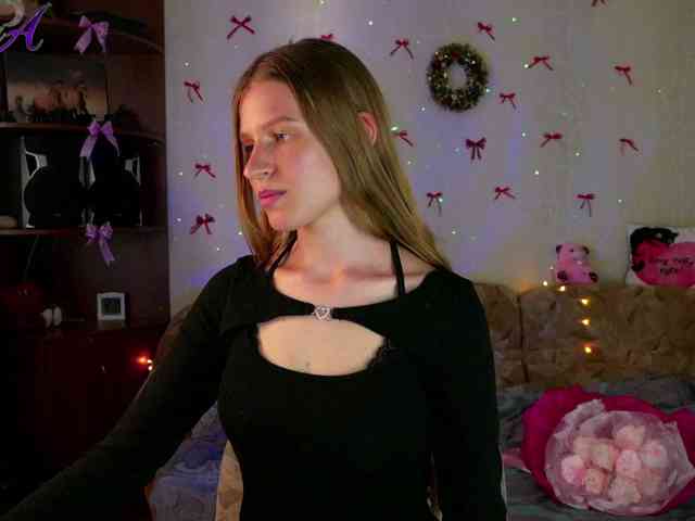 Lunariaaa webcam