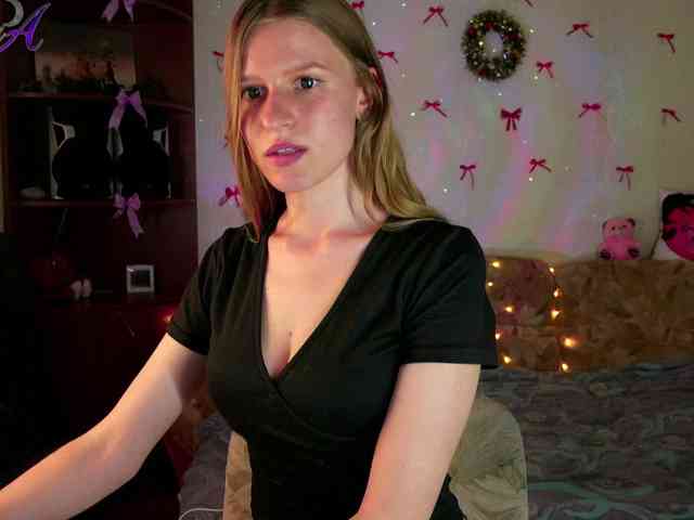 Lunariaaa webcam