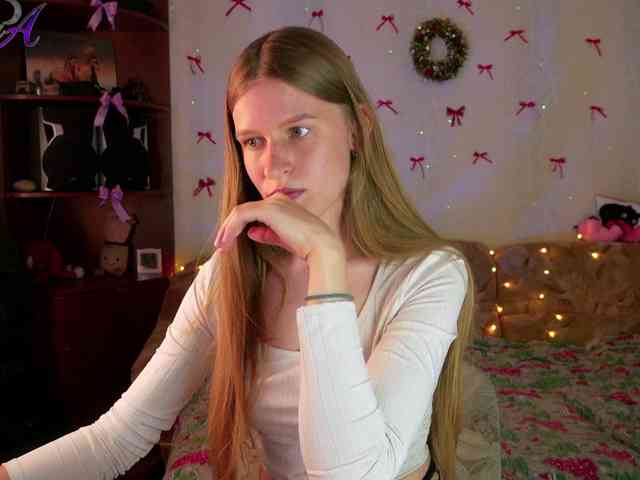 Lunariaaa webcam