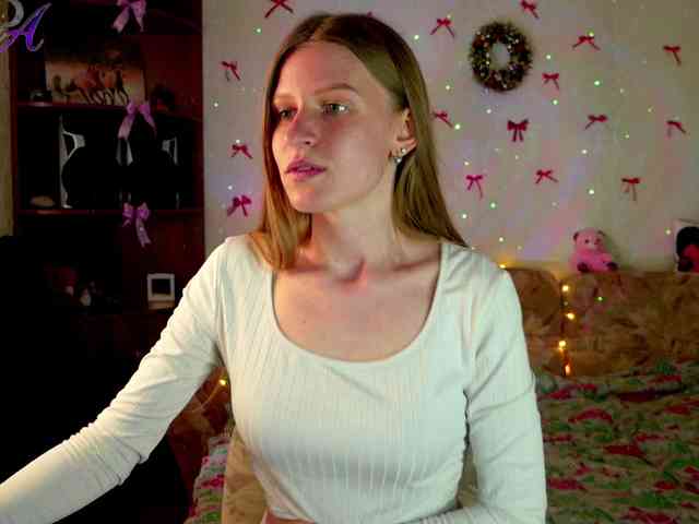 Lunariaaa webcam