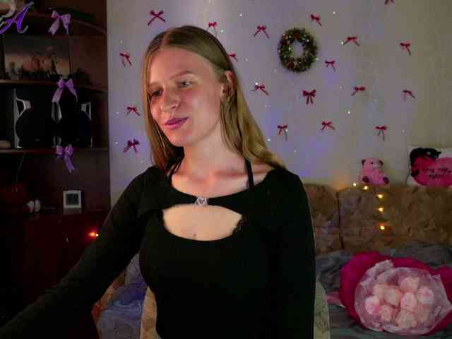 Lunariaaa webcam