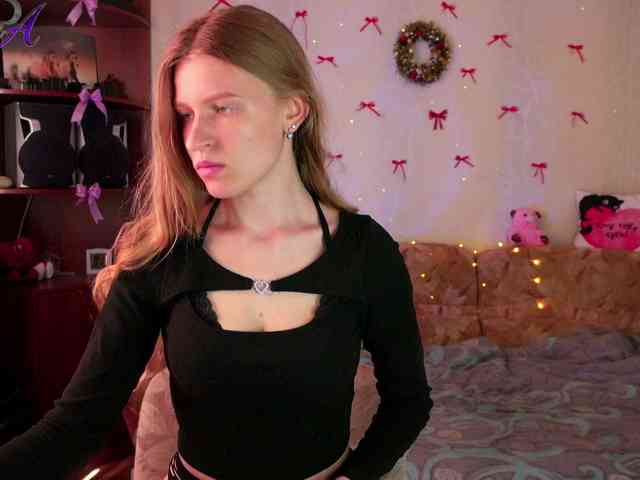 Lunariaaa webcam
