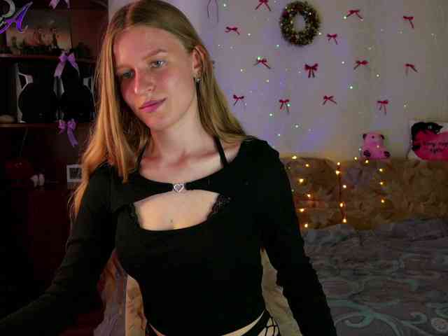 Lunariaaa webcam
