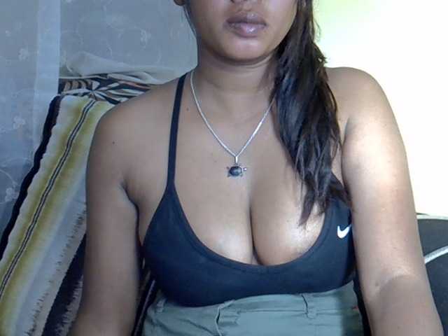 CrystalBella live cam on BongaCams