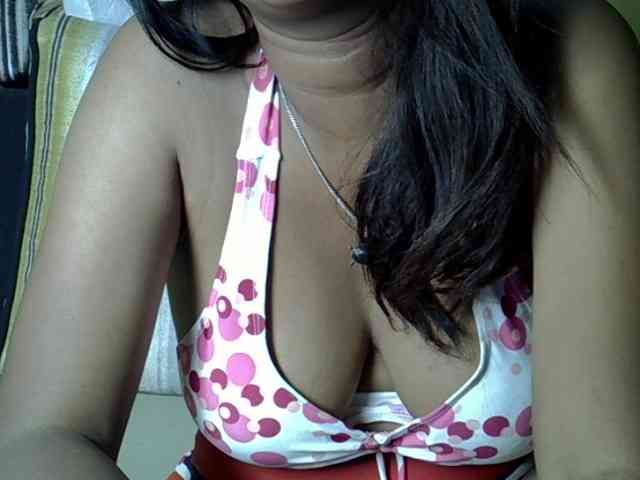 CrystalBella webcam