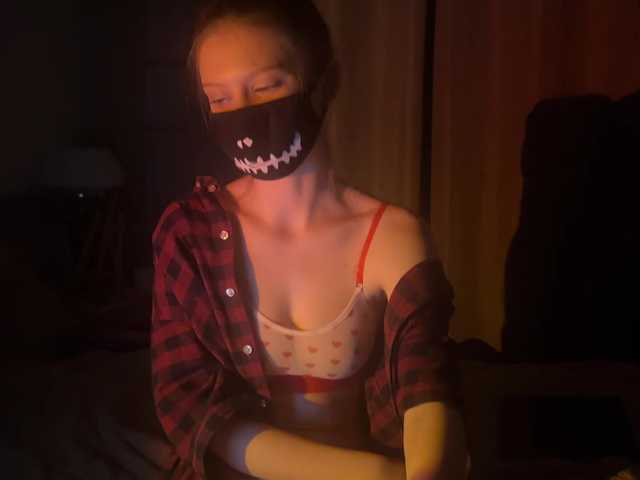 le modèle zus-pic est en webcam porno dans un show sur le site bongacams, il possède les tags suivants: White/Caucasian,Blonde,Shaved