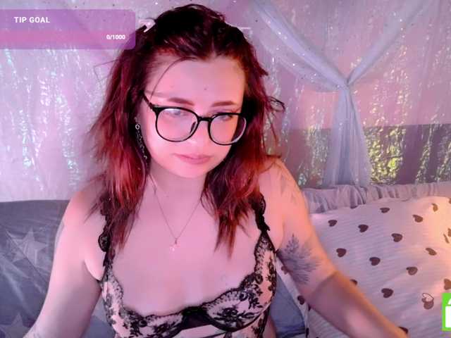 mymoonstar — live female cam