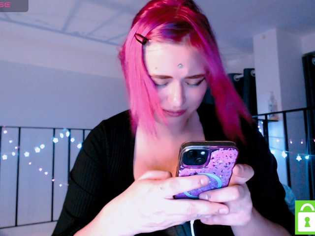mymoonstar live cam on BongaCams