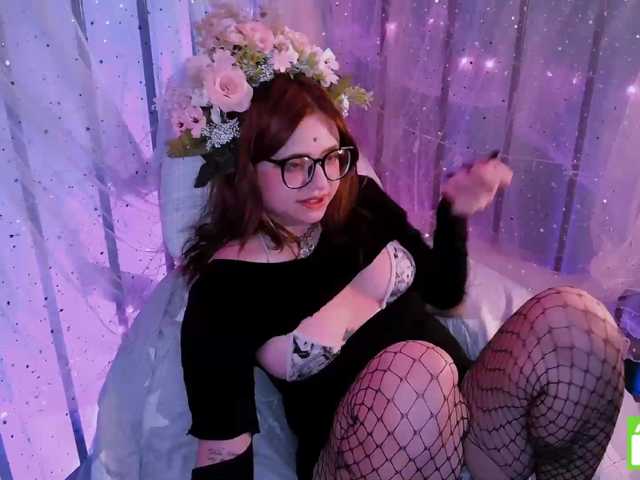 mymoonstar live cam on BongaCams