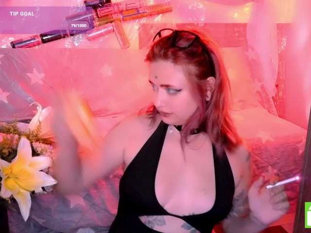 mymoonstar live cam on BongaCams