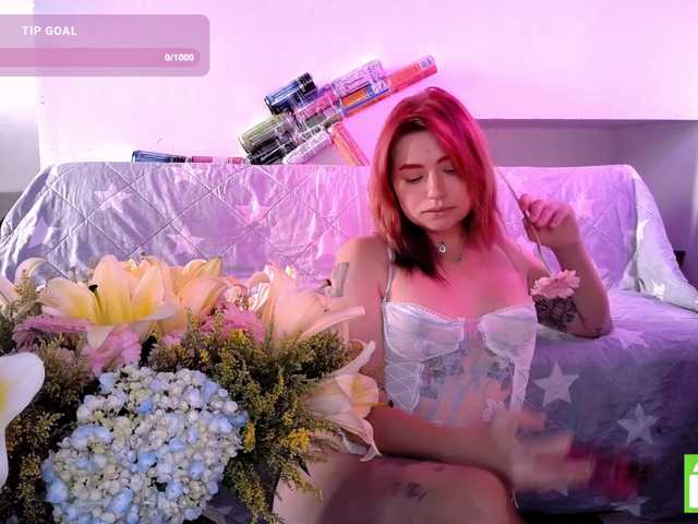 mymoonstar live cam on BongaCams