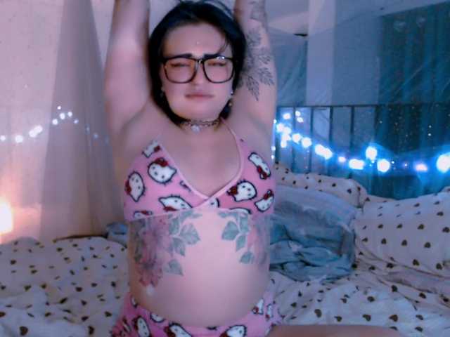 mymoonstar live cam on BongaCams