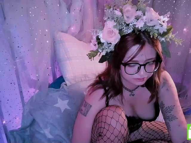 mymoonstar live cam on BongaCams